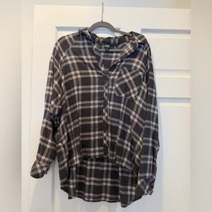 Wild Fable Gray and White Plaid Button Down Shirt